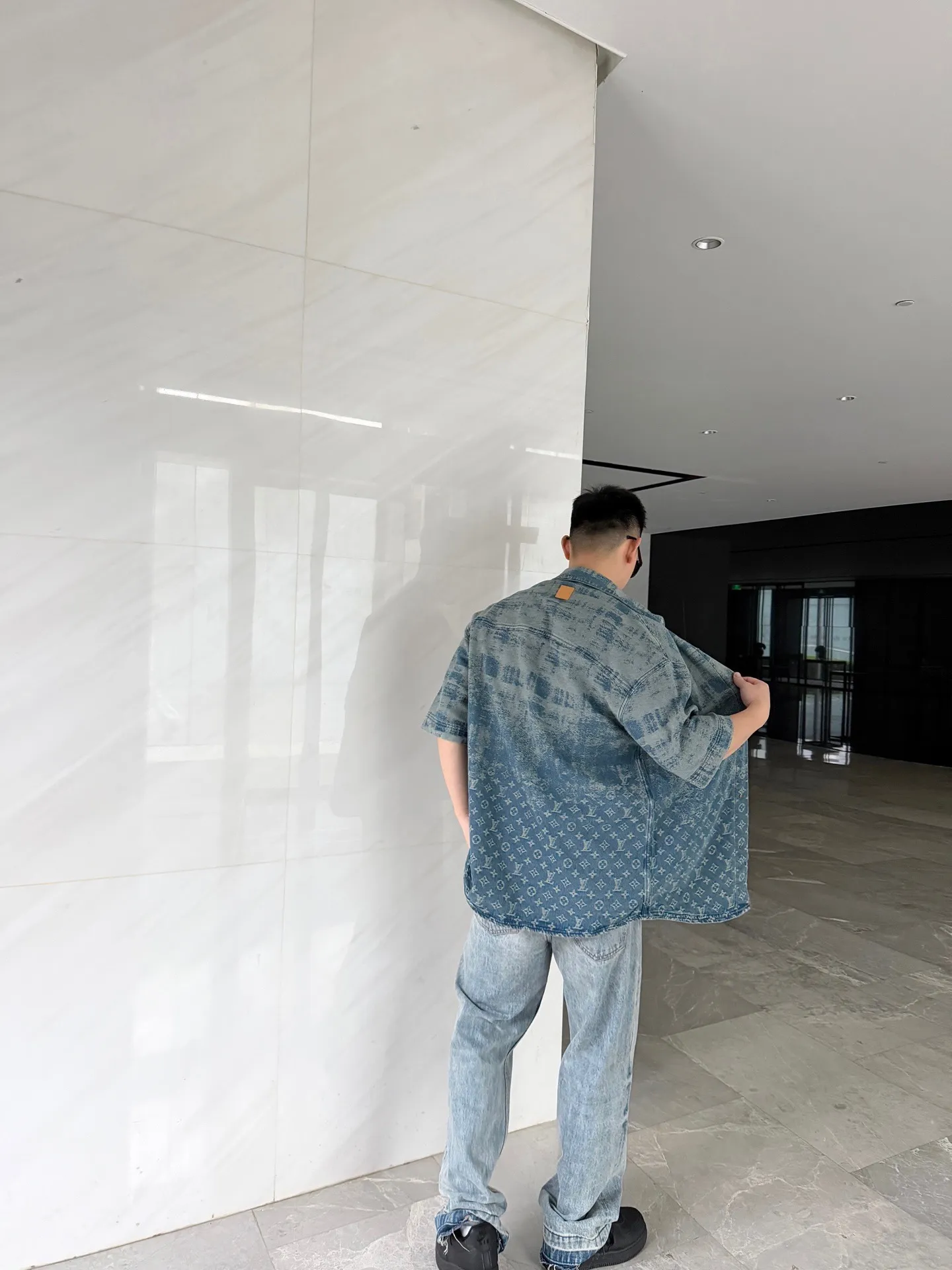 Louis Vuitton/Louis Vuitton presbyopic logo gradient denim short-sleeved shirt